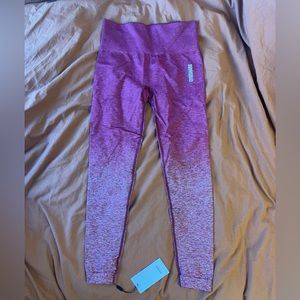 Brand New Gym-shark Adapt Burgundy Ombré Leggings in Red Marl size Small. New!